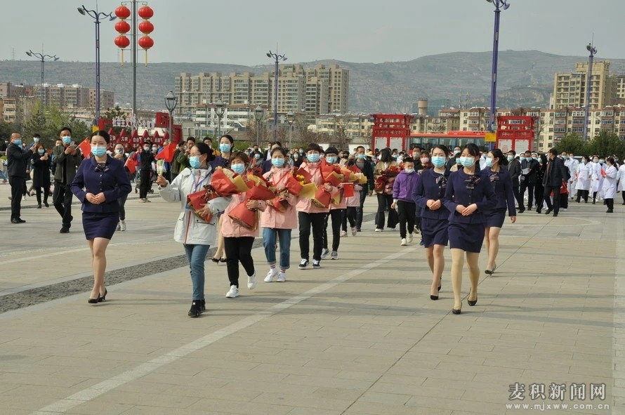 不辱使命 英雄凱旋！麥積區(qū)馳援武漢5名醫(yī)務人員回家了