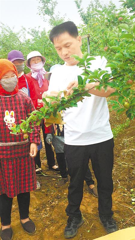 【走向我們的小康生活】白福民，為家鄉(xiāng)人搭起“致富橋”