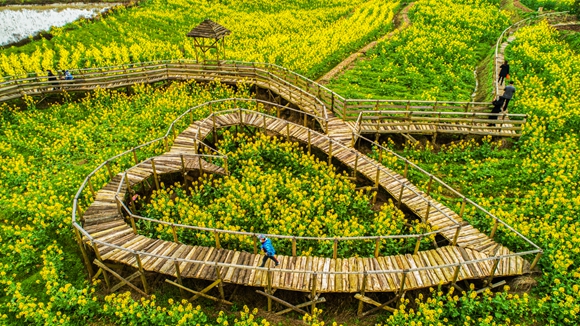 “心”型廊橋。廖濤 攝