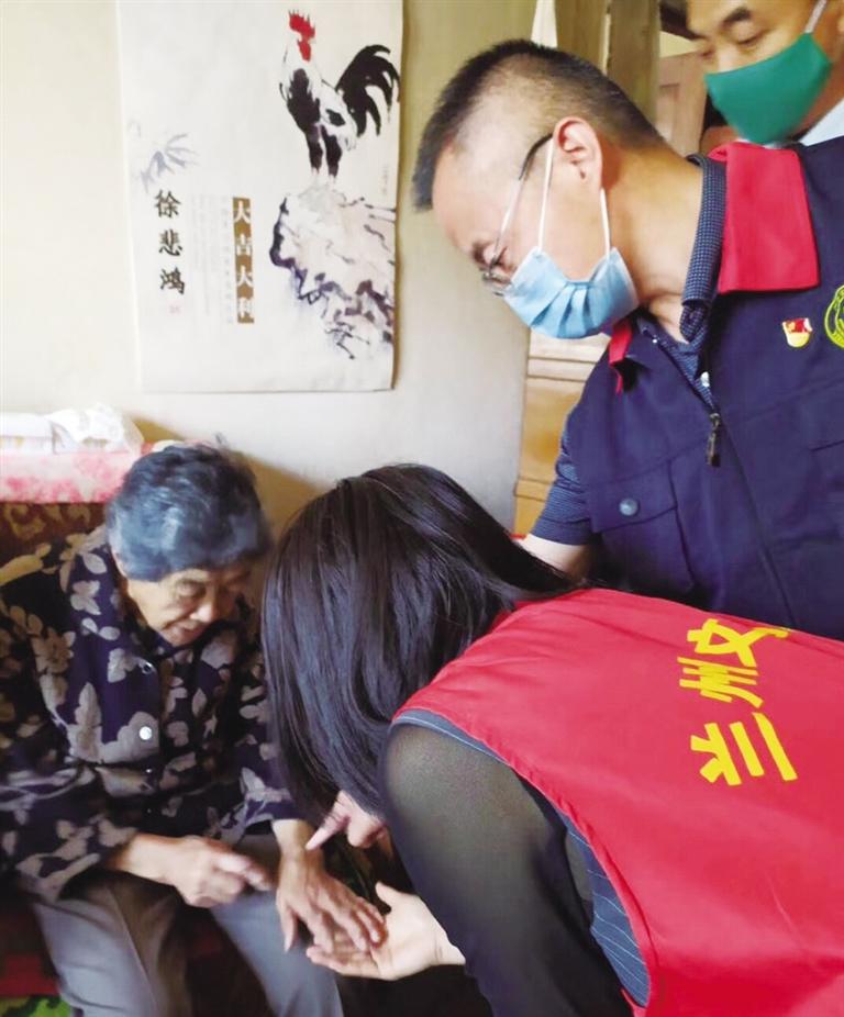 在公益志愿服務(wù)中踐行初心使命——記中國好人、城關(guān)區(qū)一方公益慈善協(xié)會(huì)黨支部書記高平
