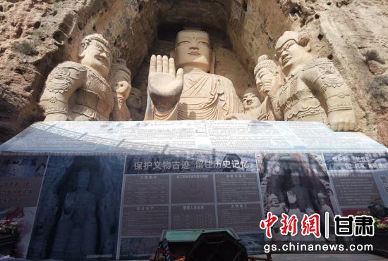 時(shí)下，中國(guó)“石窟鼻祖”天梯山石窟第13窟大佛足部與局部危巖體搶救性保護(hù)項(xiàng)目正在施工。圖為施工現(xiàn)場(chǎng)。陳曉斌 攝