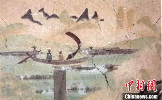 “一人搖櫓晃扁舟，兩人撐篙水上漂?！眻D為莫高窟第323窟《搖櫓帆船》（初唐）。　敦煌研究院供圖