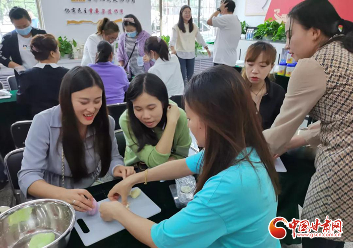 解鎖新技能！蘭州七里河區(qū)秋天的第一份手工月餅來了