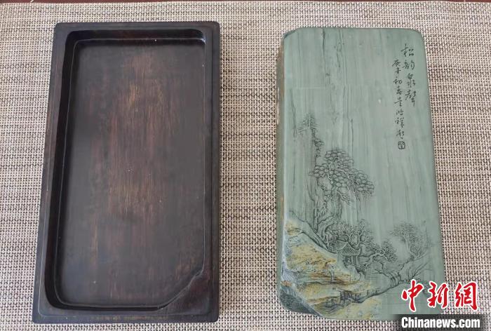 圖為盧保勝為提升洮硯文化內(nèi)涵，制作“一硯一銘、一盒一拓”成品展示?！堟?攝