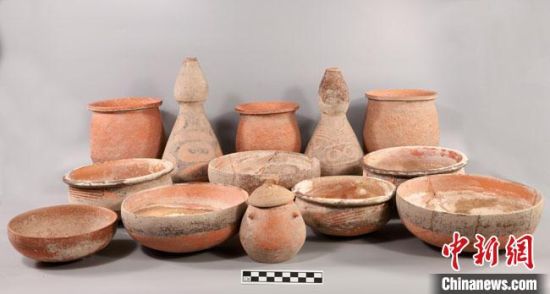 圖為圪垯川遺址出土的器物組合。(資料圖) 甘肅省文物局供圖