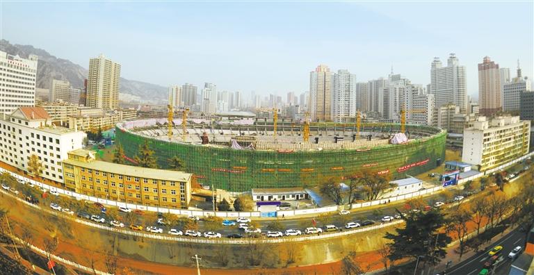 蘭州市七里河體育場(chǎng)主體封頂，預(yù)計(jì)明年7月交付使用