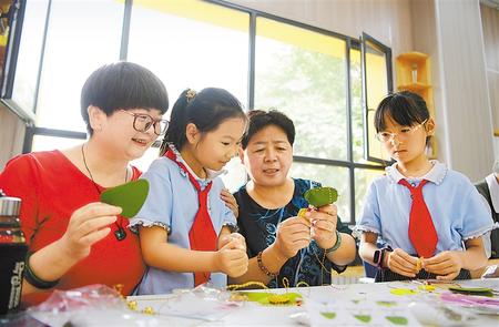蘭州新區(qū)推進“雙減”政策落地非寄宿制中小學不得在校內(nèi)設(shè)置食品小賣部、超市