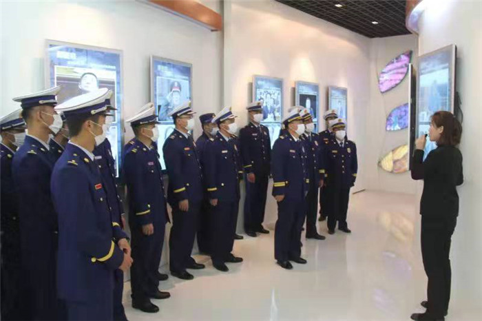 金昌市消防救援支隊(duì)同志們參觀(guān)市清廉教育基地.jpg