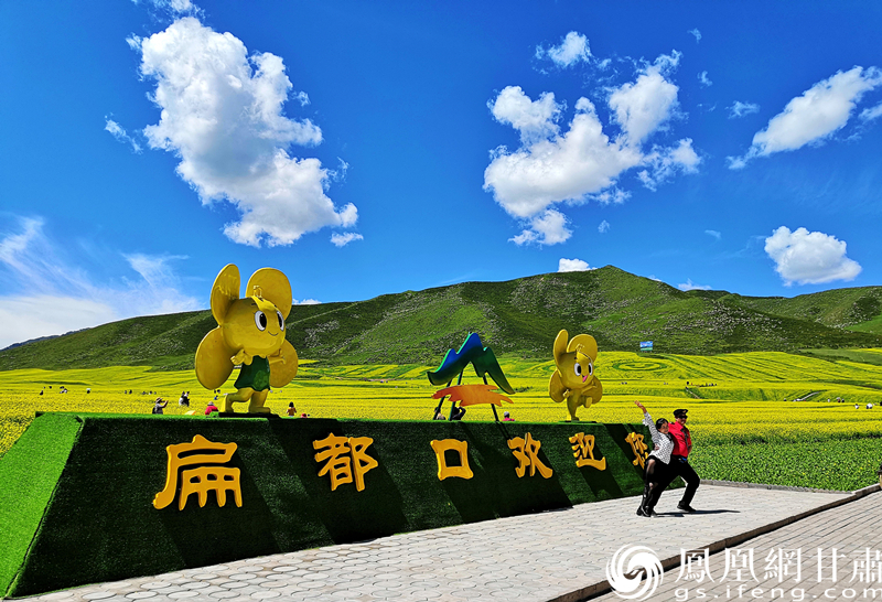 河西走廊張掖扁都口，古絲綢之路要道。王振武 攝