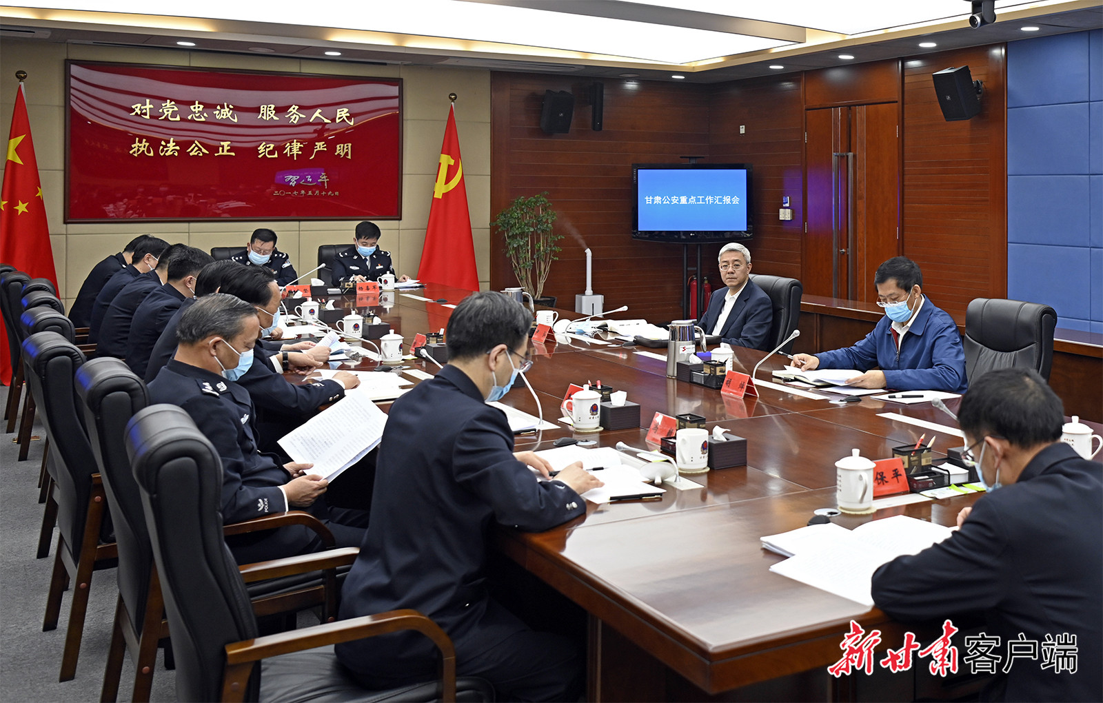 【甘快看】尹弘在甘肅省公安廳調(diào)研時(shí)強(qiáng)調(diào)：堅(jiān)持政治建警鍛造公安鐵軍，全力以赴防風(fēng)險(xiǎn)保安全護(hù)穩(wěn)定