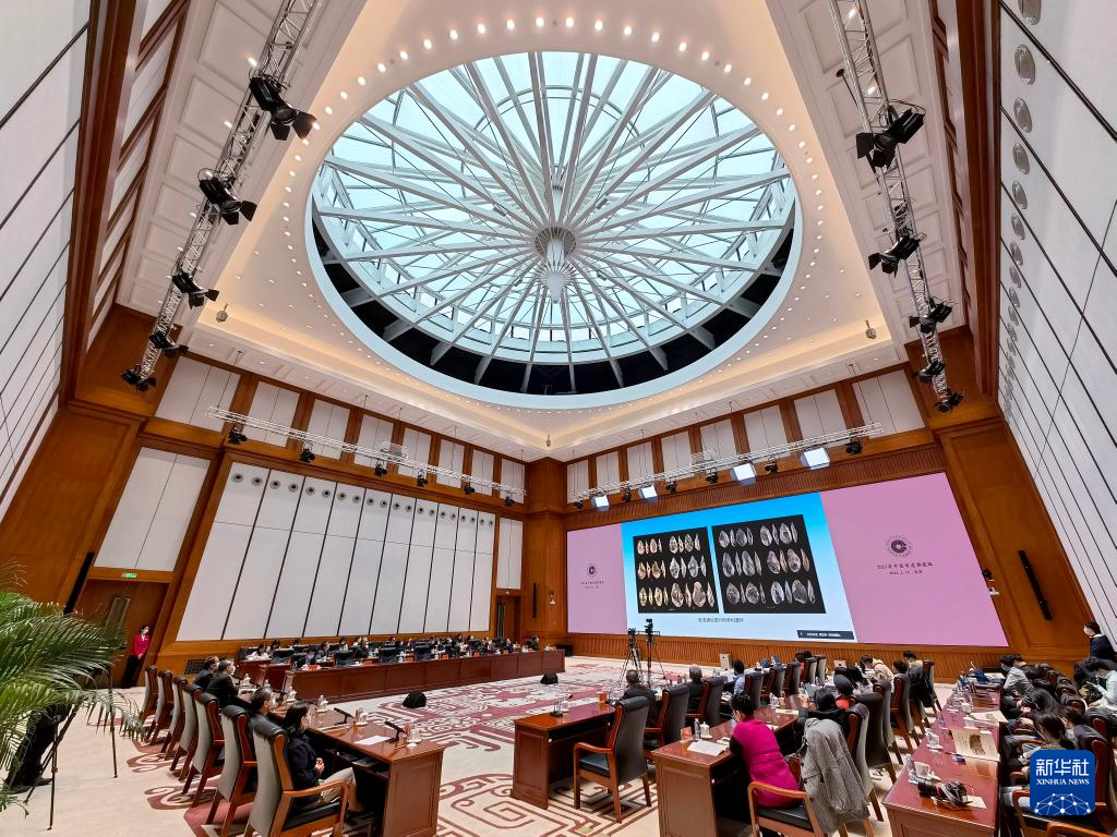 3月18日，“中國社會科學院考古學論壇·2021年中國考古新發(fā)現(xiàn)”進行入選項目報告環(huán)節(jié)（手機照片）。