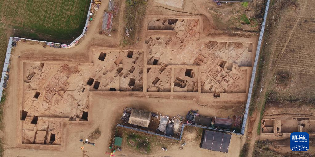 河南南陽市黃山新石器時代遺址山頂臺探方（資料圖）。