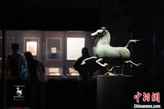 甘肅省博物館展出的“銅奔馬”。