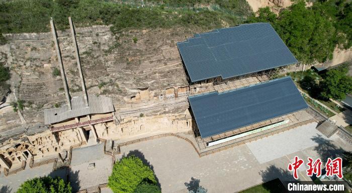 圖為航拍視角下的北石窟寺?！“瑧c龍 攝
