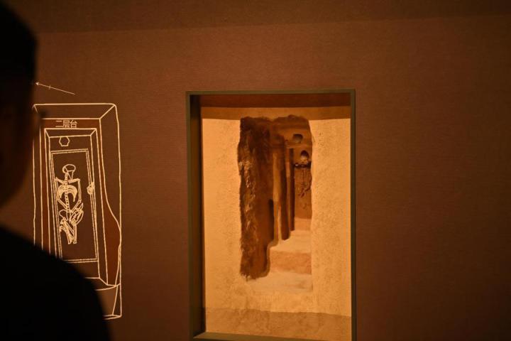 張家川縣馬家塬車輿博物館展陳的馬家塬遺址出土文物。李亞龍 攝